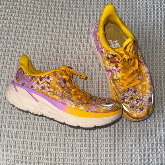 Hoka x Free People Movement Clifton 8 - Picture 5 of 9